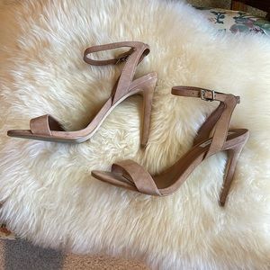 Steve Madden 4” beige heels